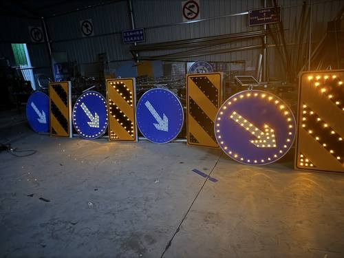 吴忠吴忠河南太阳能自发光交通路标牌厂家